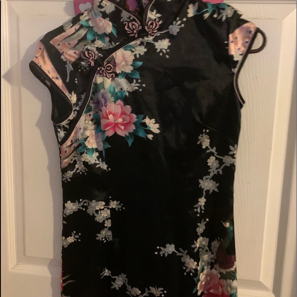 Dress - Picture 2 of 3